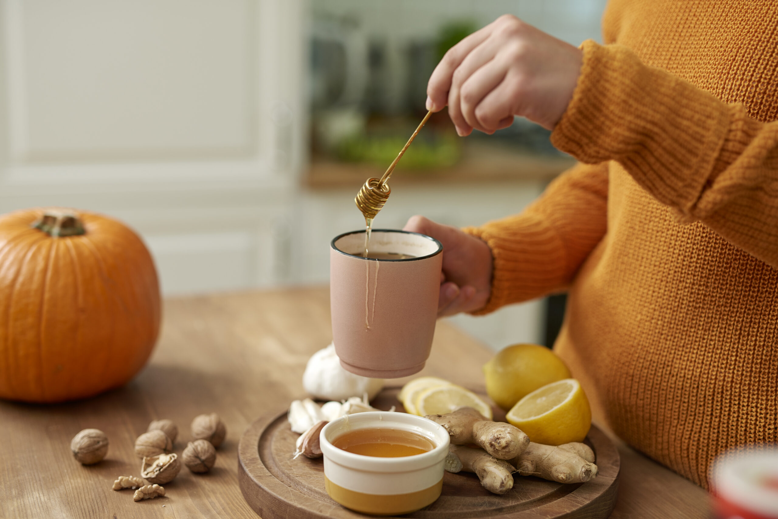 Read more about the article Home Remedies for Uterus Pain: 8 Safe and Natural Tips