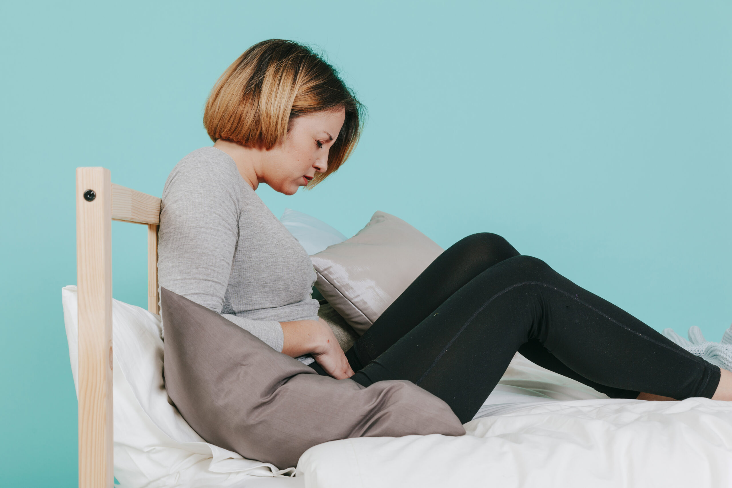 Read more about the article What Does Pelvic Pressure Feel Like in Pregnancy? Signs Explained